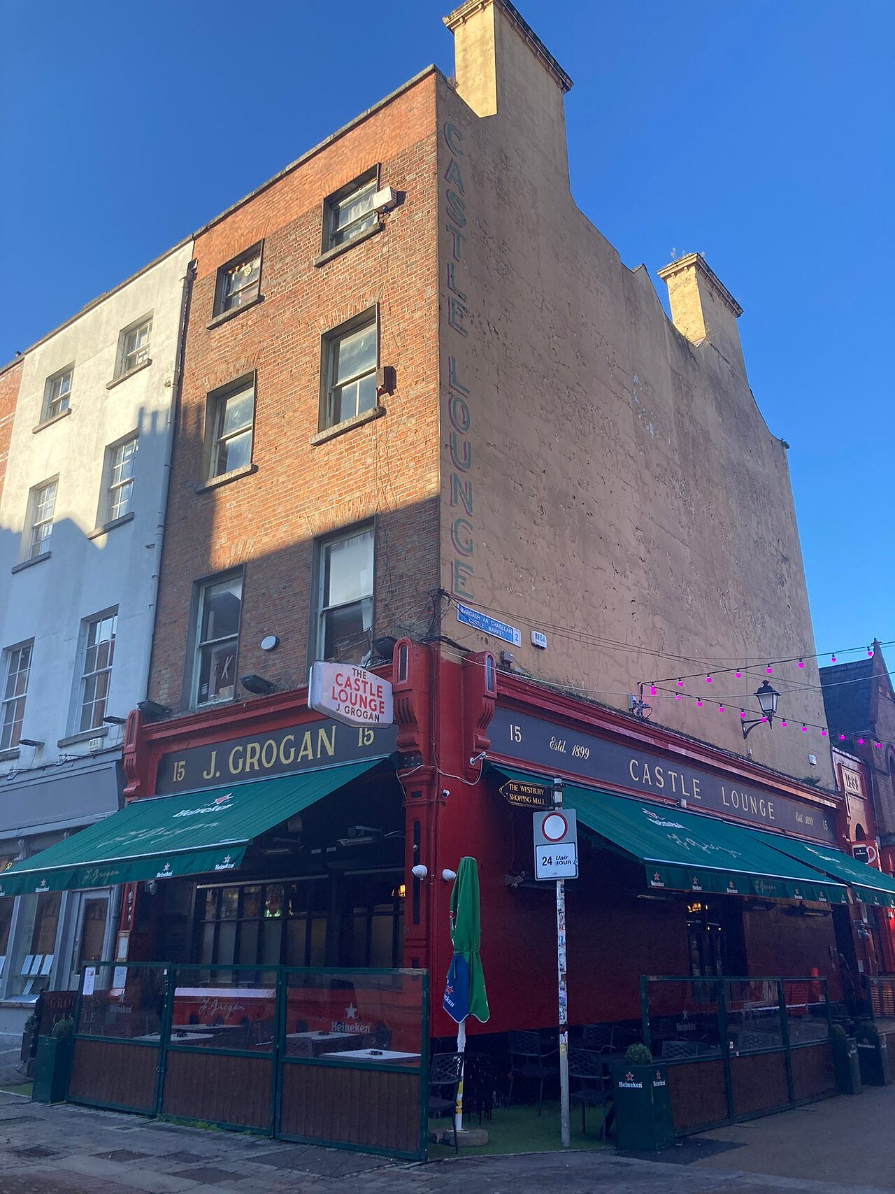 Grogan's Castle Lounge